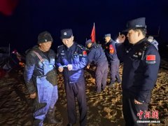 中俄最大界湖兴凯湖进入明水捕捞